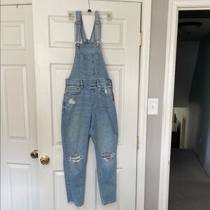 American Eagle Light Blue Denim Mom Overalls size 4